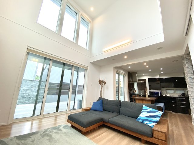 中古住宅　小瀬長池町の居間・リビング