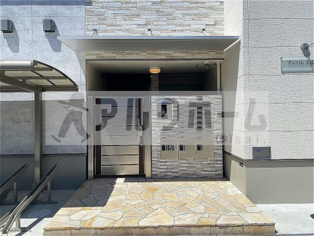 フジパレス法善寺のエントランス