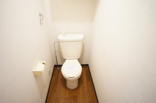 千葉市花見川区幕張本郷６丁目の賃貸マンションのトイレ|もちろんバス・トイレ別ですよ