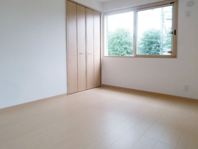 ロイヤルコートの寝室|洋室