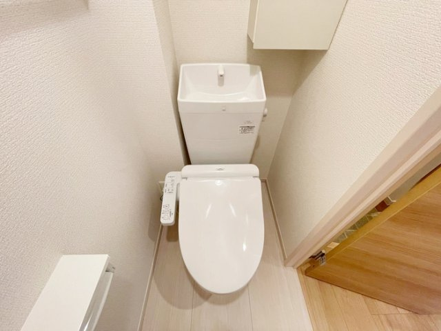 シルベーヌのトイレ|温水洗浄暖房便座つきトイレ