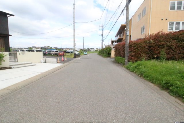 川越市南田島　建築条件なし売地　東武東上線『新河岸駅』徒歩22分　【牛子小学区】の前面道路含む現地写真