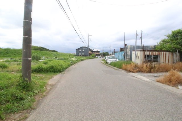川越市南田島　建築条件なし売地　東武東上線『新河岸駅』徒歩22分　【牛子小学区】の前面道路含む現地写真