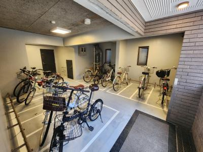 サンフローラ三条大宮の駐車場|駐輪場