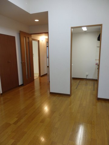 武蔵野市中町１丁目の賃貸マンションの居間・リビング