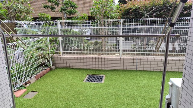 武蔵野市中町１丁目の賃貸マンションのバルコニー