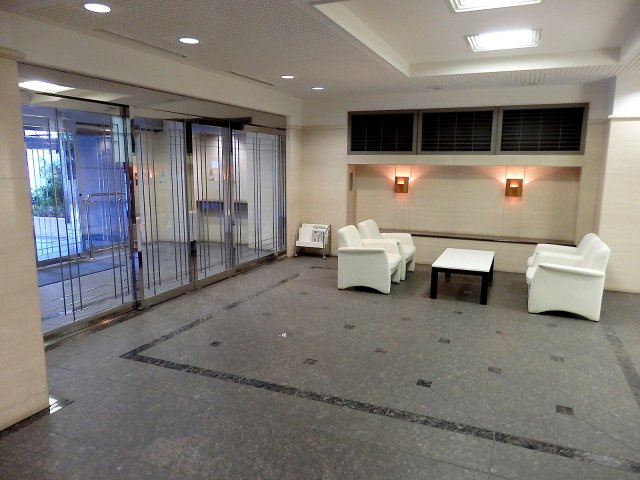 武蔵野市中町１丁目の賃貸マンションのロビー