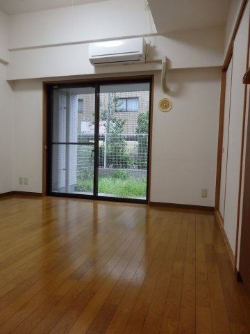 武蔵野市中町１丁目の賃貸マンションの居間・リビング
