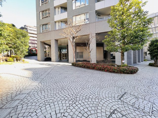 新宿アインスタワーの外観