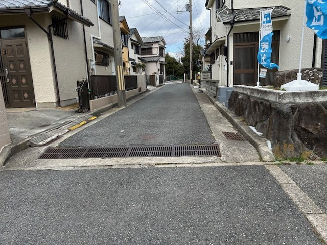 【前面道路含む現地写真】の画像