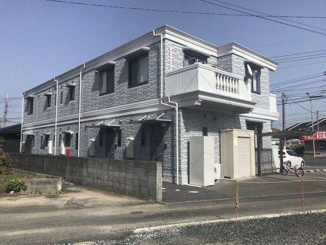 山口県宇部市中尾１丁目の外観|角地なので1日中、日が当たり明るいです。