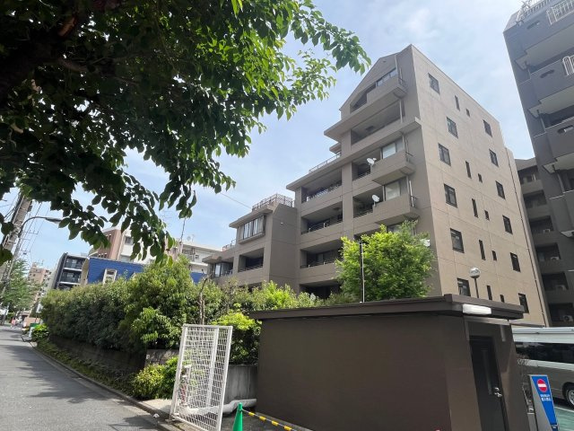 新宿7丁目ハイライズの外観