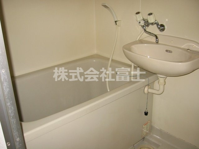 平野町アパートの浴室