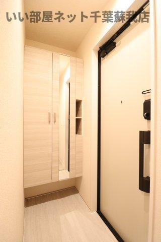 D-room末広2丁目の玄関|明るい玄関です