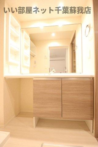 D-room末広2丁目の洗面所|脱衣スペースもあります