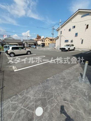 フォンテーヌの駐車場