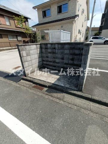 フォンテーヌの駐車場