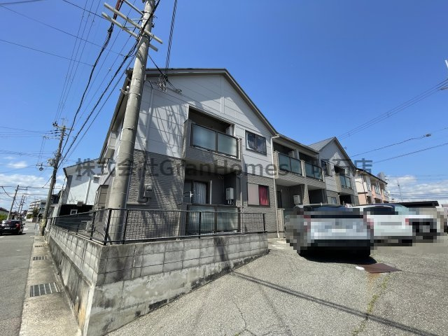 ハイツトトロの外観