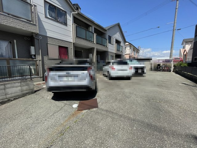 ハイツトトロの駐車場