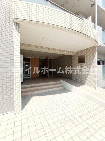リベルテONEのエントランス