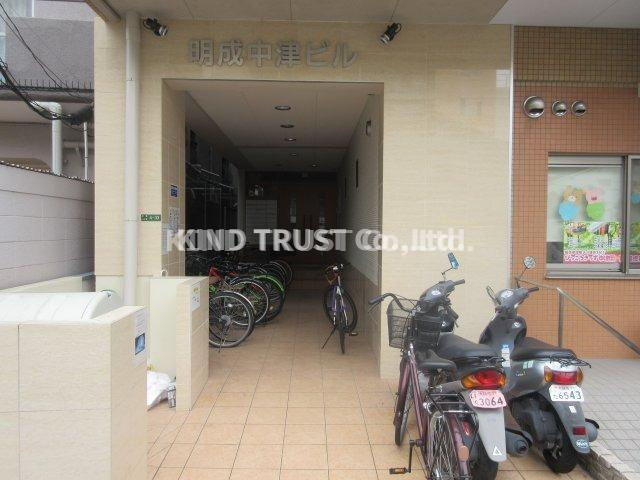 明成中津ビルのエントランス|エントランスです