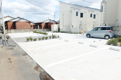 ★敷地内駐車場★（空き状況・使用料等詳細はご確認下さい）