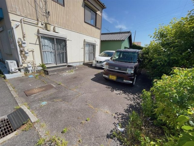 ボンジュール大府の駐車場