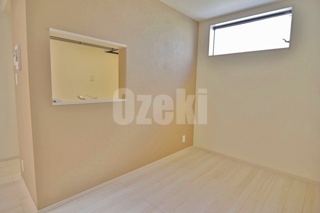 リーブルファイン南越谷1号棟の洋室|ダイニングあります♪