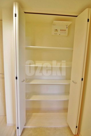 リーブルファイン南越谷1号棟の収納|玄関収納豊富です♪