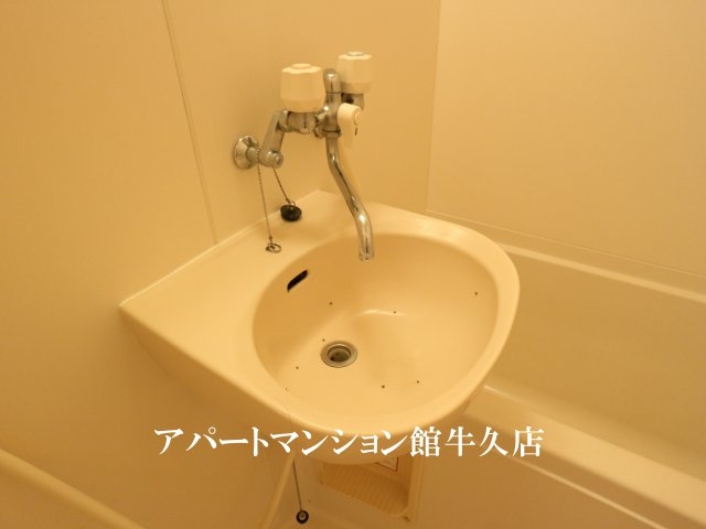 レオパレスリベエールの洗面所