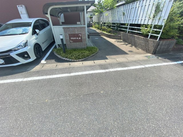 プランドールMの駐車場