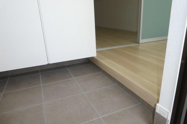 ウエストディオスⅢの玄関