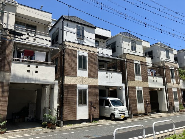 江東区大島６丁目の戸建の外観|南向き、間口広々整形地