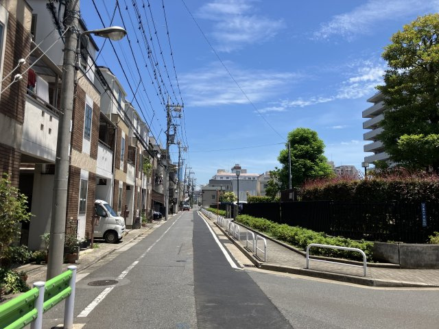 江東区大島６丁目の戸建の前面道路含む現地写真