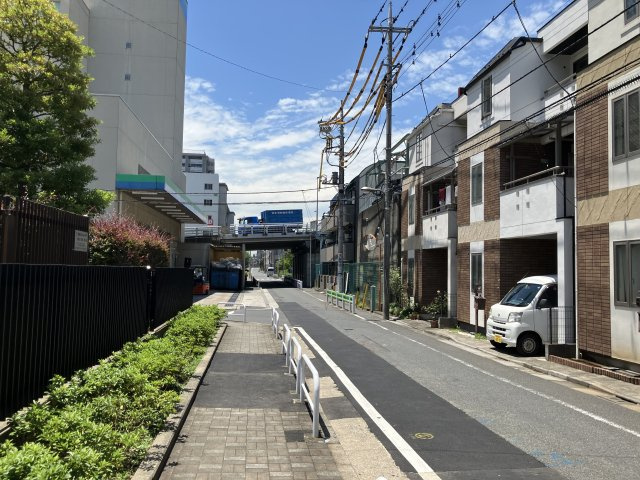 江東区大島６丁目の戸建の前面道路含む現地写真|南側がひらけており陽当たり良好です