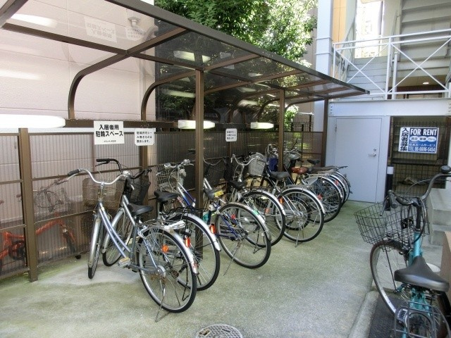 【その他共用部分】 | グランヴィ天王寺 | 屋根付駐輪場