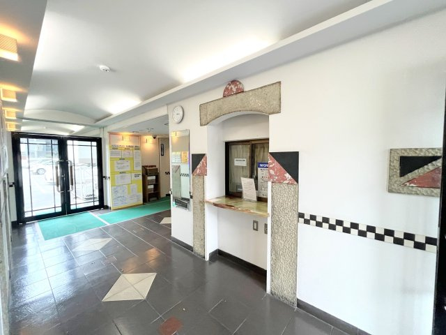 ３沿線利用可能★人気のリノベーション物件★５階南西向きで眺望・陽当たり良好★サングレール・アペックスのエントランス|エントランス