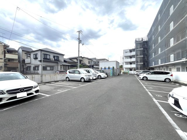 ３沿線利用可能★人気のリノベーション物件★５階南西向きで眺望・陽当たり良好★サングレール・アペックスの駐車場|駐車場