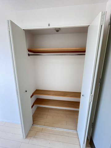大阪市城東区放出西３丁目の賃貸マンションの収納