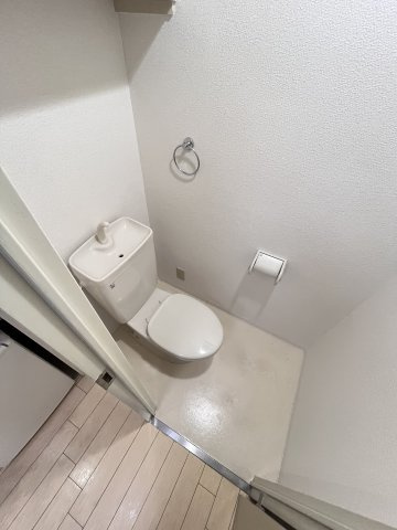 大阪市城東区放出西３丁目の賃貸マンションのトイレ