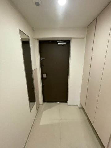 Dimus北浜の玄関