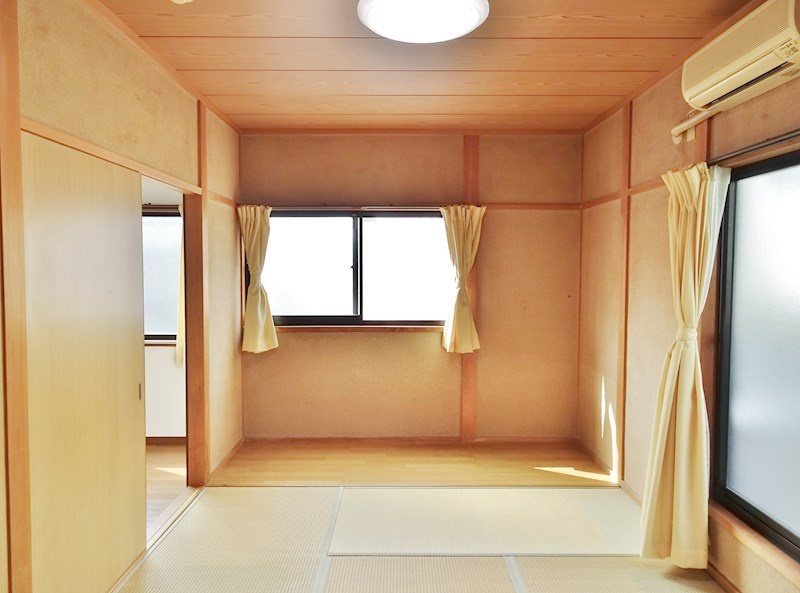 髙下ハイツの居間・リビング