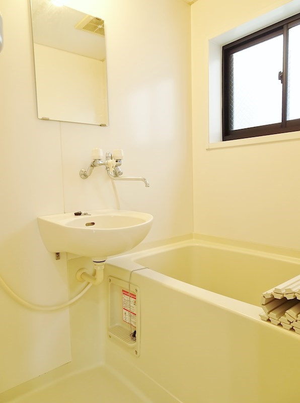 髙下ハイツの浴室