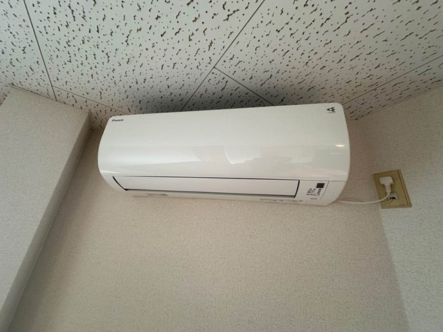【設備】 | メゾンベニス | 暑い夏や寒い冬に大活躍のエアコン付きです☆冷暖房完備で1年中快適に過ごせます♪