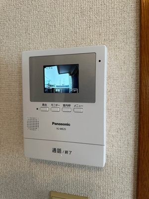 【セキュリティ】 | メゾンベニス | 防犯対策に有効なカメラ付きインターホン！録画機能が付いているので留守中の訪問者まで確認できます♪