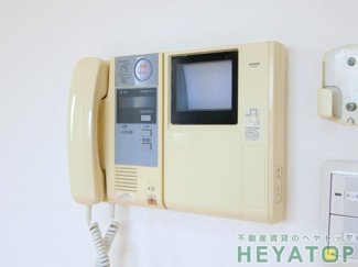 【セキュリティ】 | 不意の訪問もモニター付きドアホンで安心確認