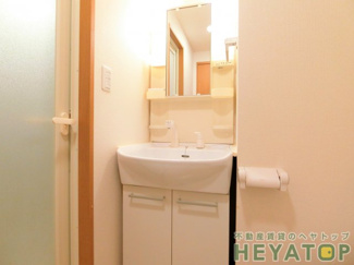 【洗面所】 | 便利なシャワー付き洗面化粧台（同仕様写真）