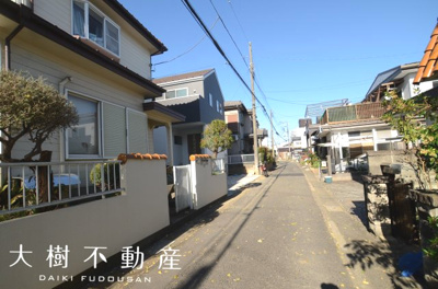【前面道路含む現地写真】 | 海老名市上郷３丁目　新築戸建て　全１棟　【仲介手数料無料】