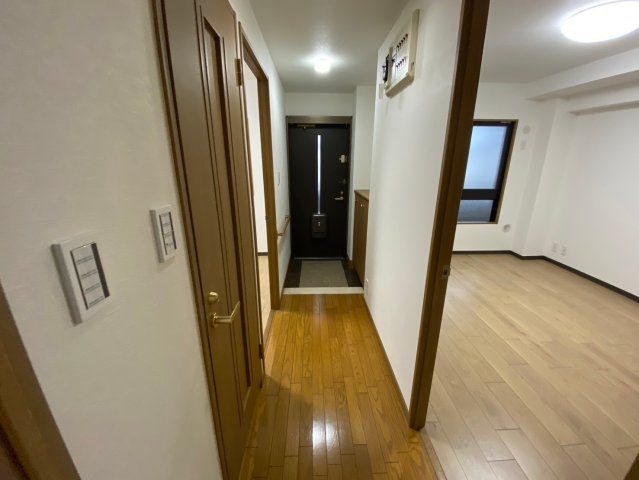 ライオンズマンション香流第3のその他|各居室へ繋がる廊下部分。