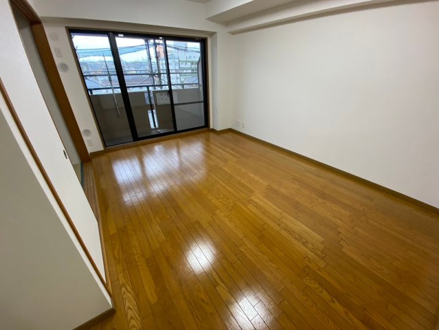 ライオンズマンション香流第3の居間・リビング|陽射しがたっぷりと注ぐリビング♪ぽかぽかして気持ちのいい空間です！